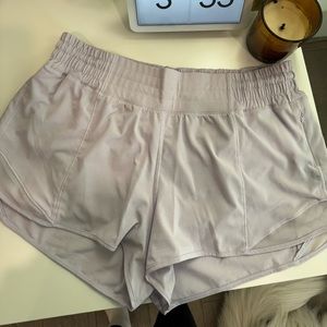 Lululemon Hotty Hot Shorts (2.5”, High Rise)